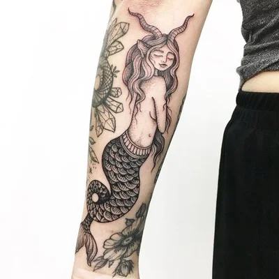 Sandra Storm tattoo 046