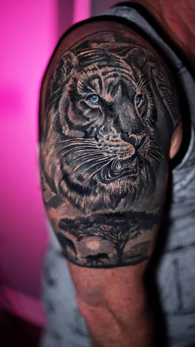 Sanel Valles tattoo 033