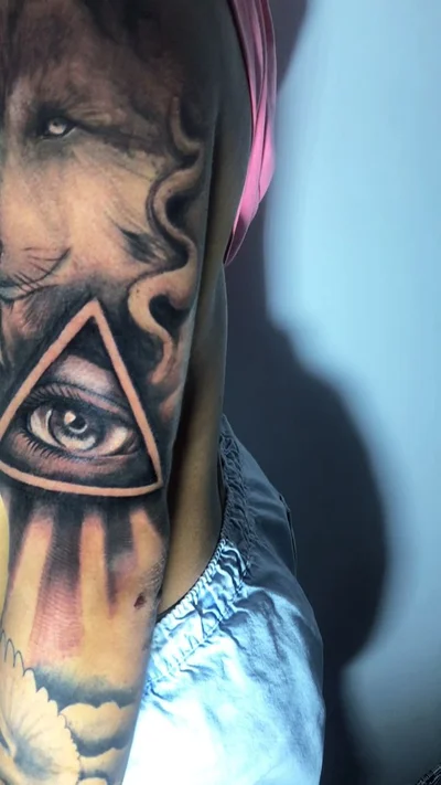 Santiago Medina tattoo 033