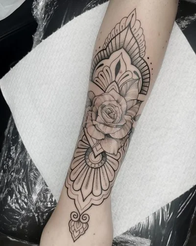 Sara Rossi tattoo 013