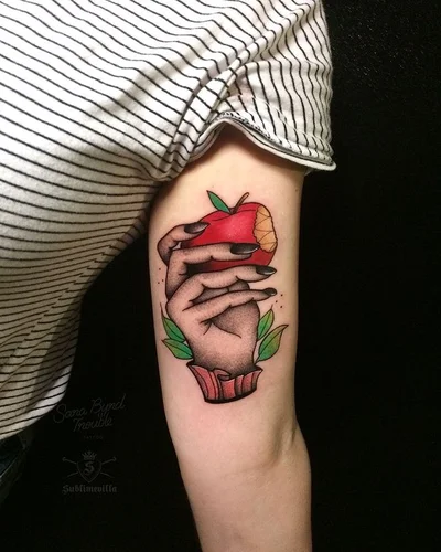 Sara Raquel tattoo 019