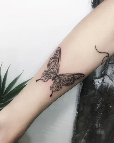 Sara Raquel tattoo 042
