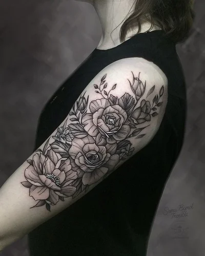 Sara Raquel tattoo 044