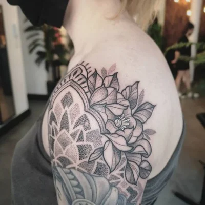 Sarah-Jane tattoo 014