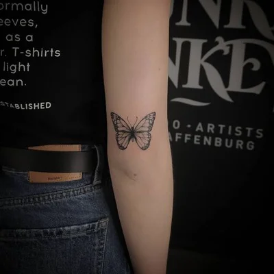 Sarah-Jane tattoo 039