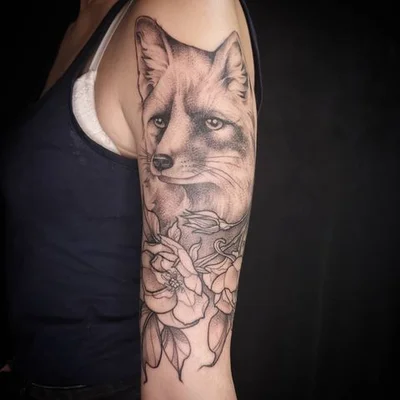 Sarah-Jane tattoo 044