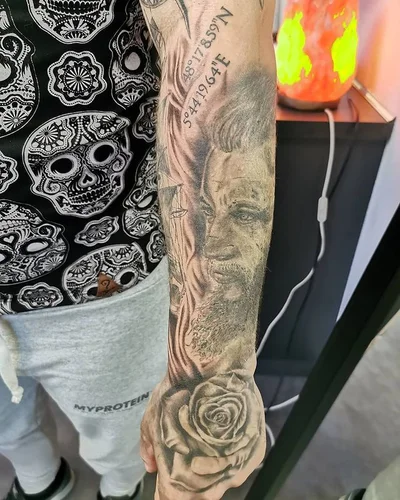Sarah Stoeckel tattoo 040