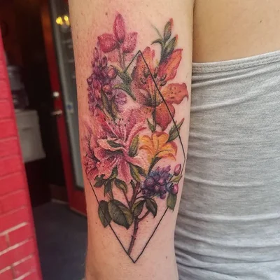 Sarah Spread tattoo 007