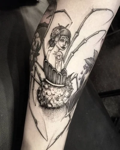 Sarah Spread tattoo 011