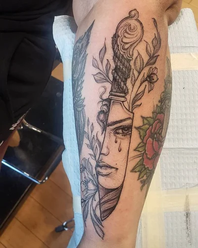 Sarah Spread tattoo 034