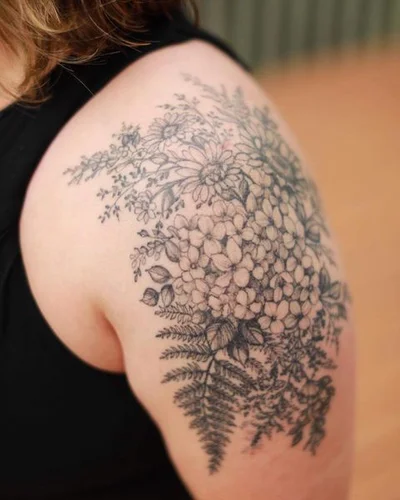 Sarah Spread tattoo 041