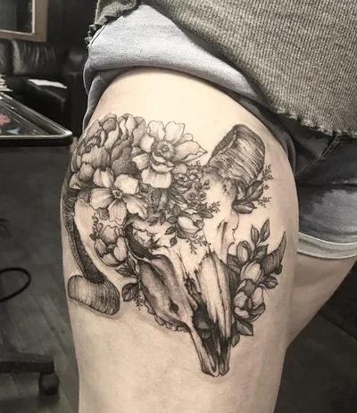 Sarah Spread tattoo 042