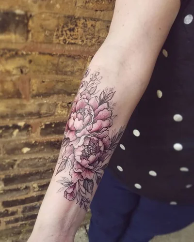 Sarah Spread tattoo 050