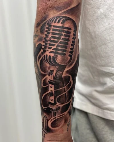 Sarah Kaufmann tattoo 010
