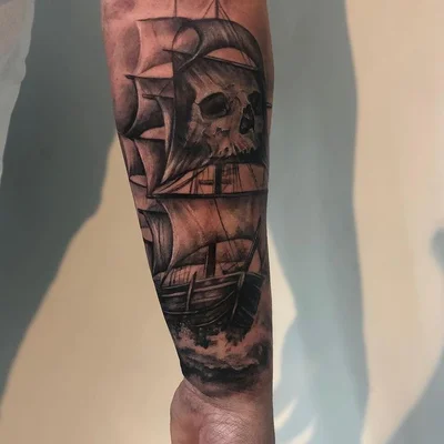 Sarah Kaufmann tattoo 028