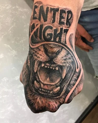 Sarah Kaufmann tattoo 033