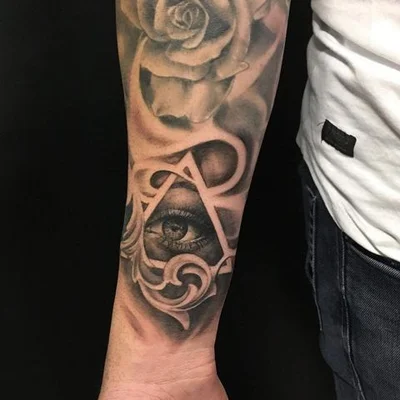 Sarah Kaufmann tattoo 040