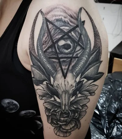 Sara Iuso tattoo 027