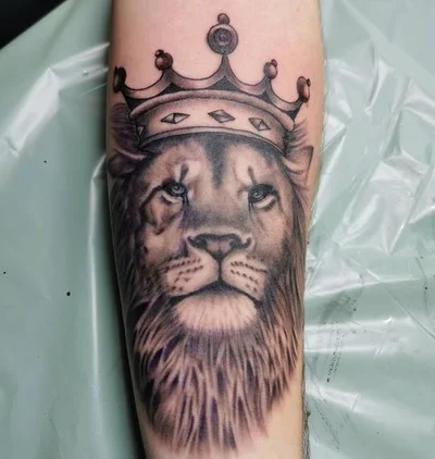 Sarah Bacon tattoo 008