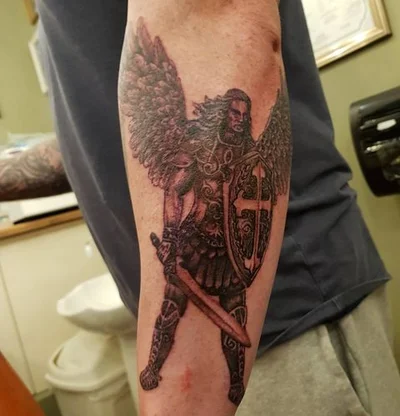 Sarah Bacon tattoo 010