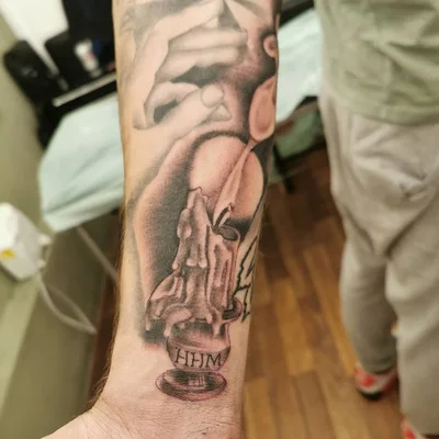 Sarah Bacon tattoo 011