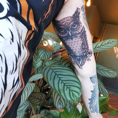 Sarah Bacon tattoo 013