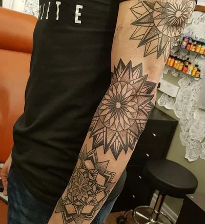 Sarah Bacon tattoo 015