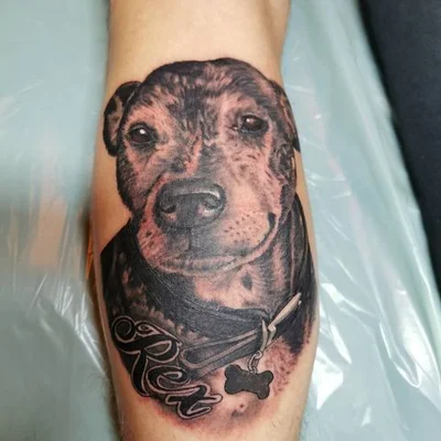 Sarah Bacon tattoo 016