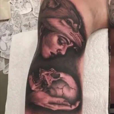 Sarah Bacon tattoo 022