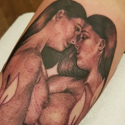 Sarah Bacon tattoo 032