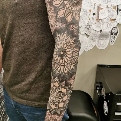 Sarah Bacon tattoo 045