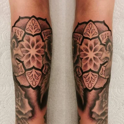 Sarah Bacon tattoo 049