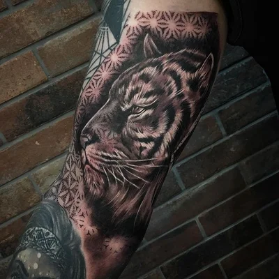 Sarah Morton tattoo 002