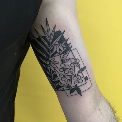 Sarah Alexander tattoo 049