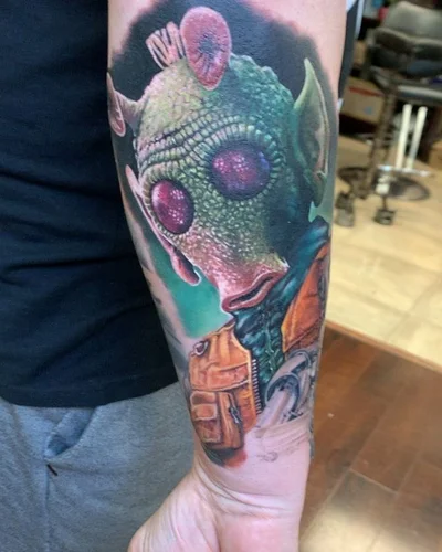 Sarah Miller tattoo 023