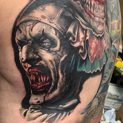 Sarah Miller tattoo 037