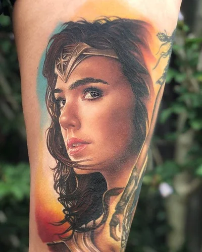 Sarah Miller tattoo 044