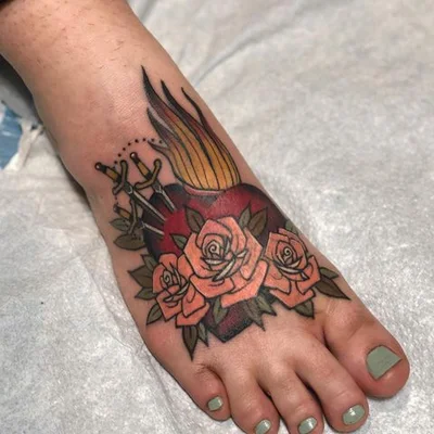 Sara Lewis tattoo 012
