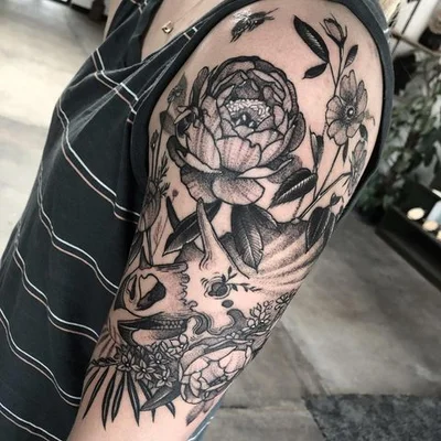 Sara Lewis tattoo 021