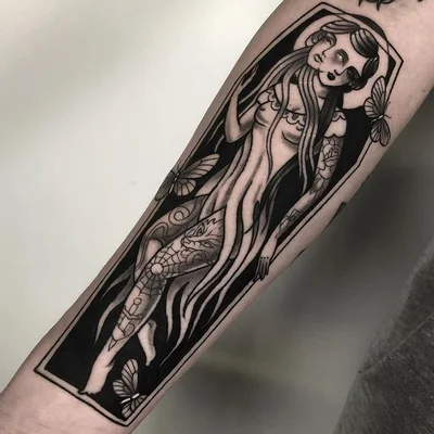 Sara Lewis tattoo 031