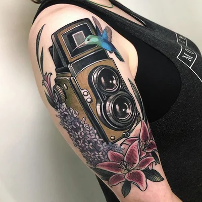 Sara Lewis tattoo 034