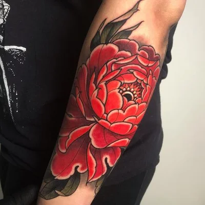Sara Lewis tattoo 044