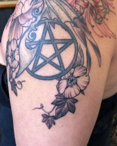Sara Lou tattoo 044
