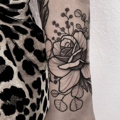 Sara tattoo 007