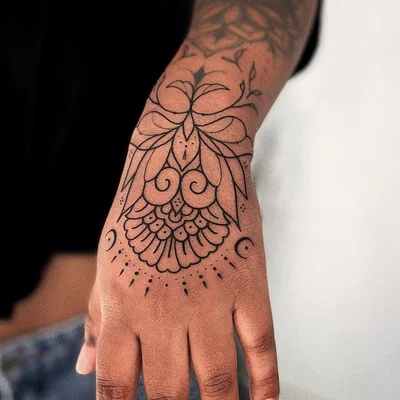 Sara tattoo 034