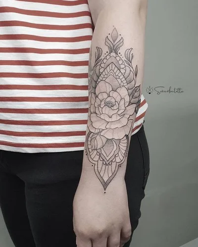 Sara Urban tattoo 012