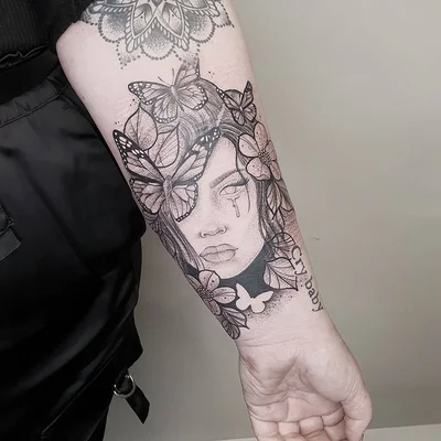 Sara Urban tattoo 016