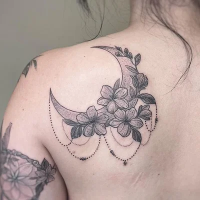 Sara Urban tattoo 036