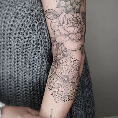 Sara Urban tattoo 039