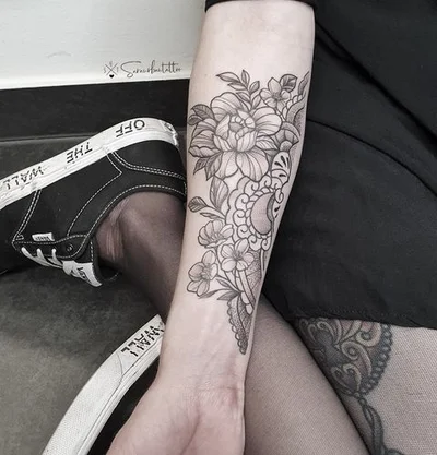 Sara Urban tattoo 043